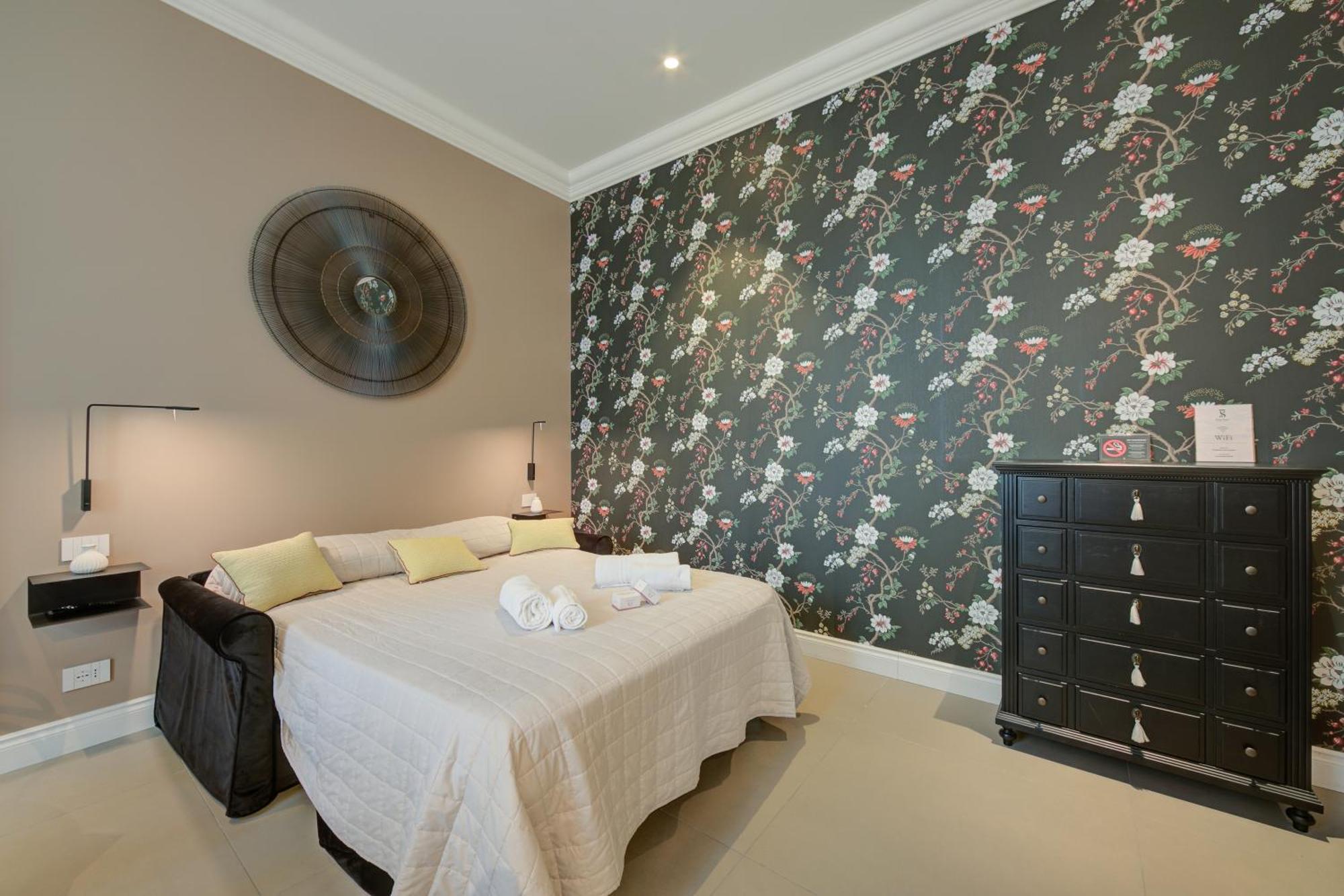 Seven Suites Apartments - Via Matteotti 178 Сан Ремо Екстериор снимка
