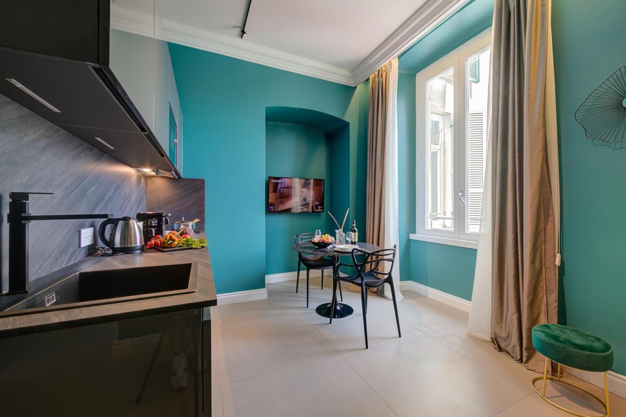 Seven Suites Apartments - Via Matteotti 178 Сан Ремо Екстериор снимка